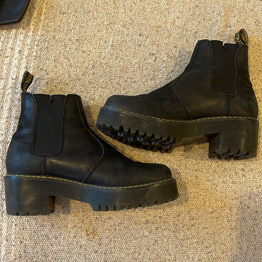 DOC MARTEN platform boots
